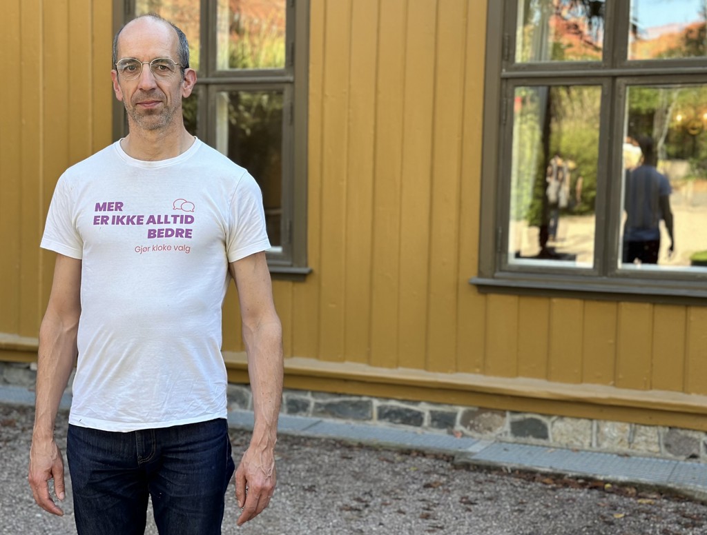 Bilde av Stefan med Gjør kloke valg T-skjorte