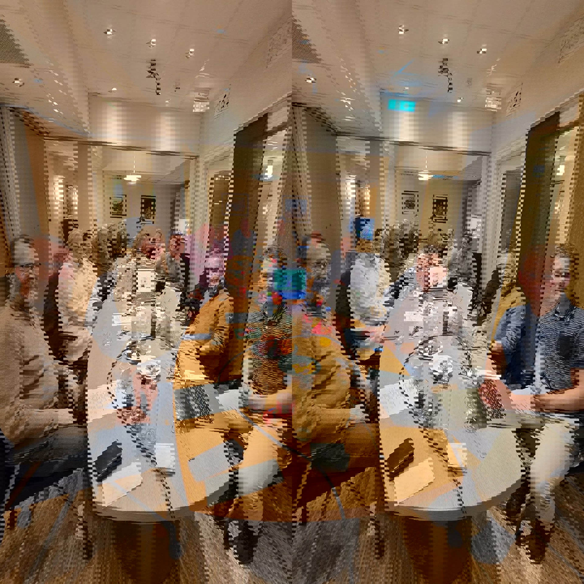 Bilde av styremedlemmer i Sør-Trøndelag legeforening og Kjetil Karlsen fra St. Olavs