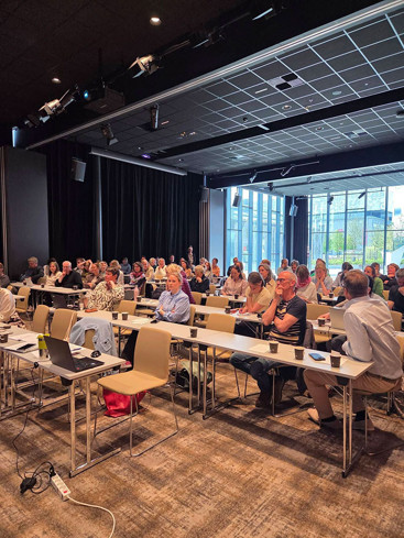 Bilde av deltagere på konferansen