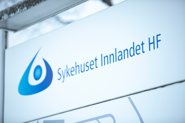 Skilt for sykehuset innlandet. Foto: SANDNES1970/Mostphotos