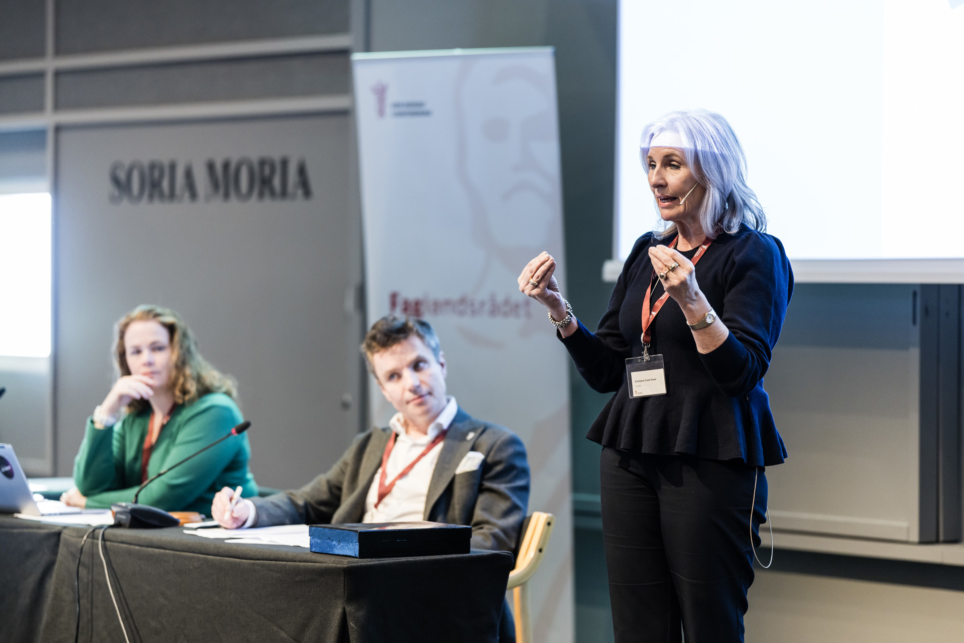 Holdt innlegg om spesialistutdanningen.  Kristijane Cook Hvaal leder av regionalt utdanningssenter i Helse Sør-Øst. Foto: Thomas B. Eckhoff