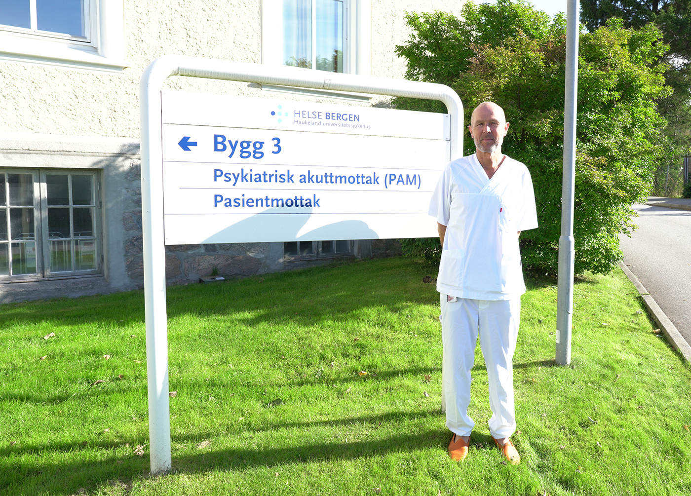 Bilde av Andreas Landsnes som er akuttpsykiater.