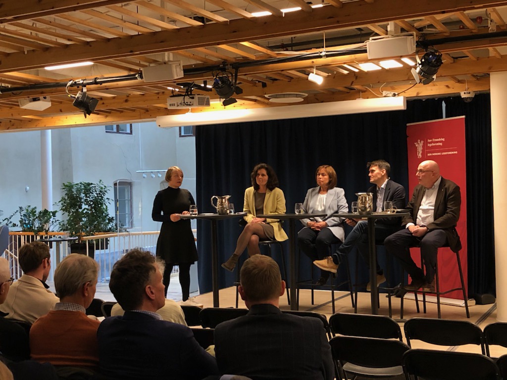 Bilde av paneldeltagerne