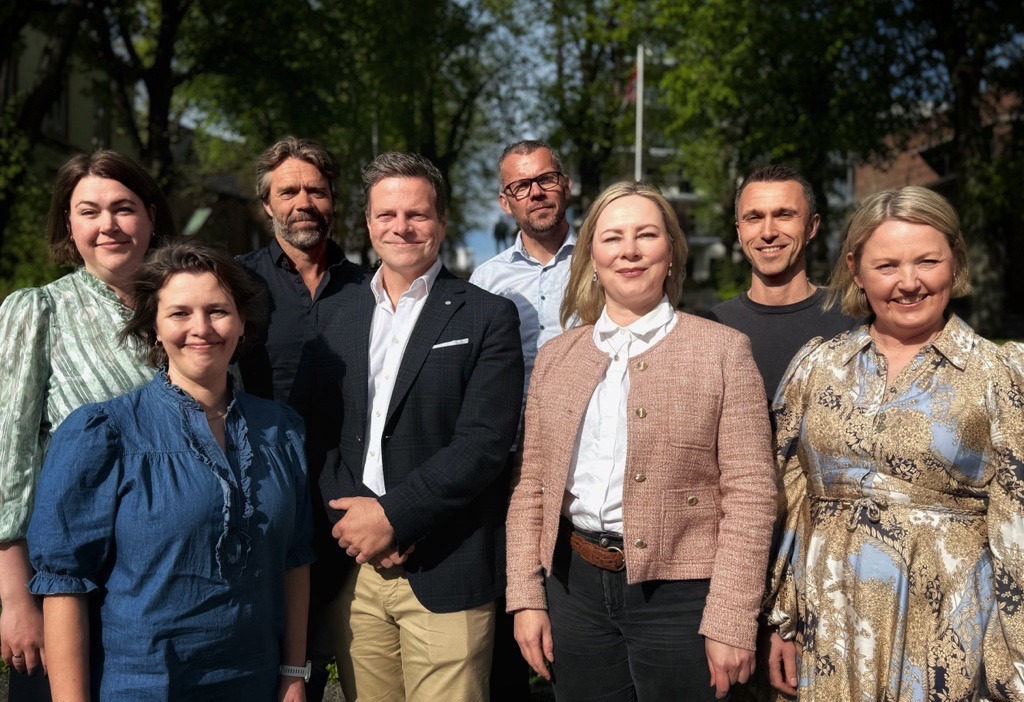 Fra venstre: Oda Solheim Hammerstad, Marie Skontorp, Christian Grimsgaard, Ståle Clementsen, Søren Vindfeld, Solveig Nergård, Igor Jokic og Lindy Jarosch-von Schweder. Foto: Legeforeningen/Tor Martin Nilsen