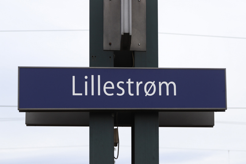 Bilde av et skilt som viser Lillestrøm.