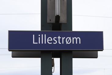 Bilde av et skilt som viser Lillestrøm.