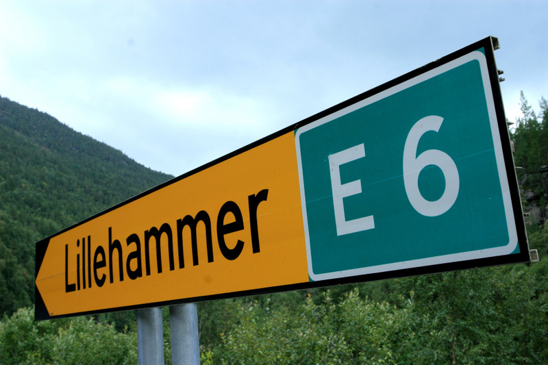 Bilde av veiskilt til Lillehammer på E6. Foto: Sandnes1970