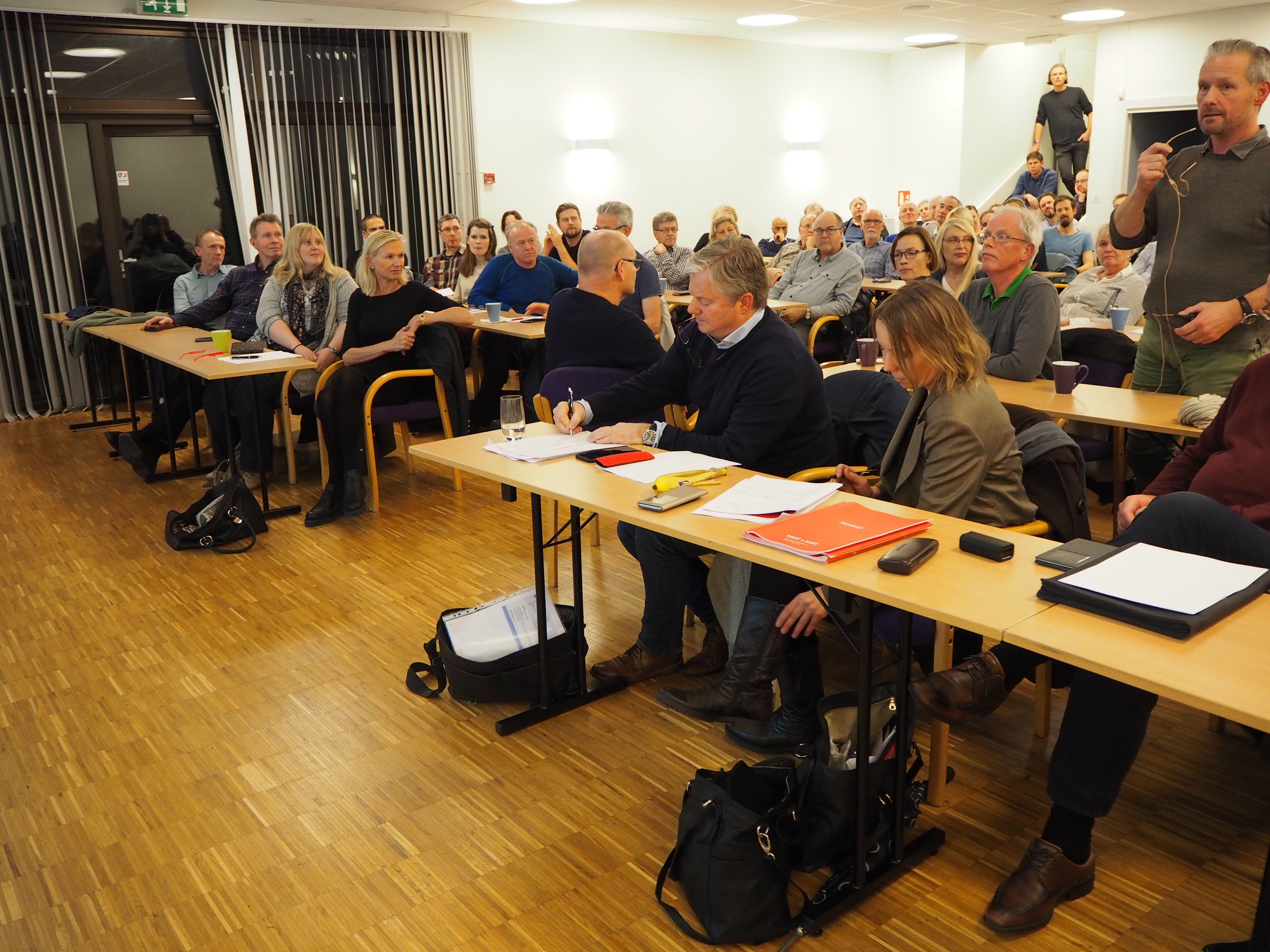Engasjert forsamling