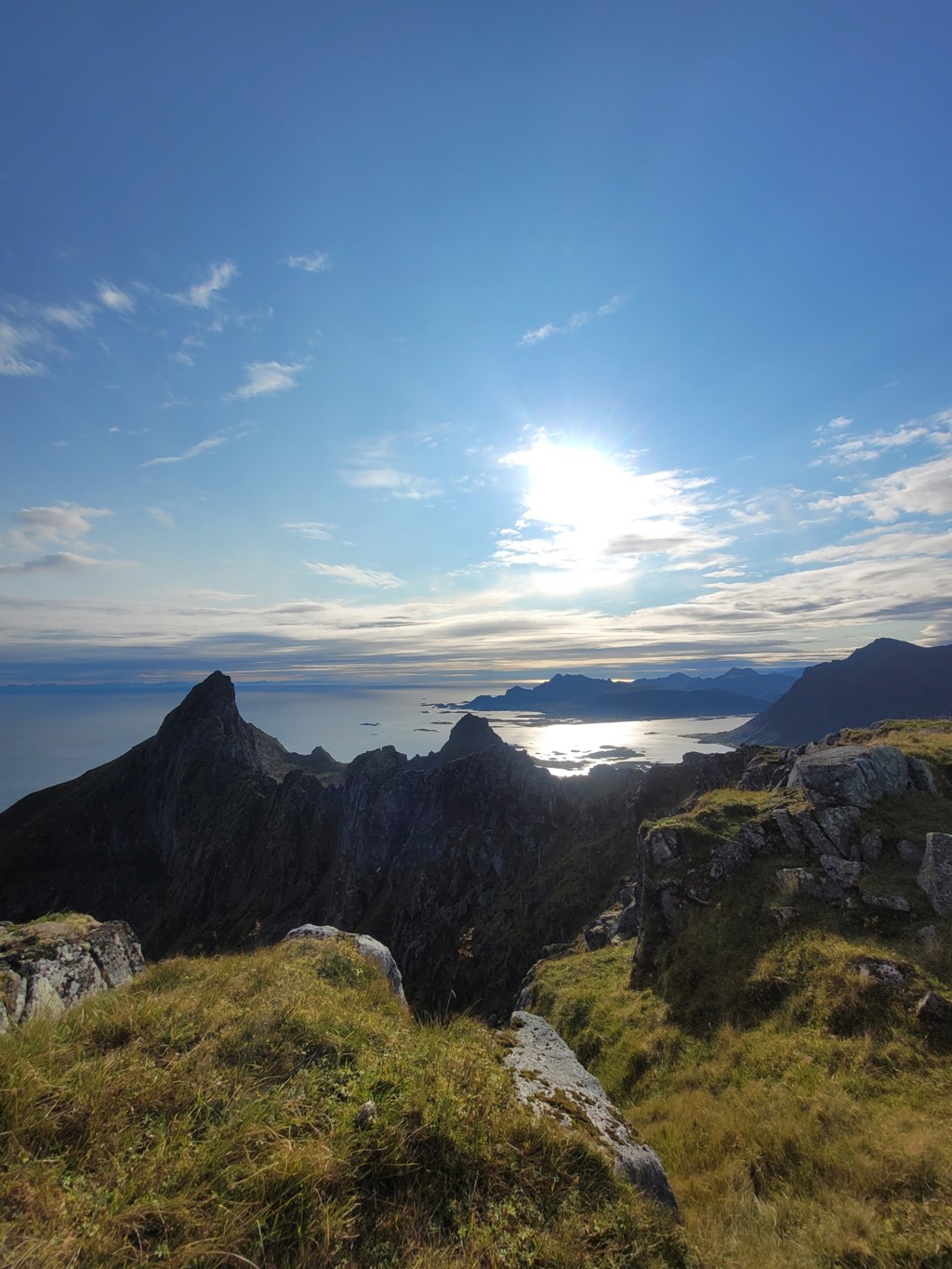 fjell i nordnorge i sol