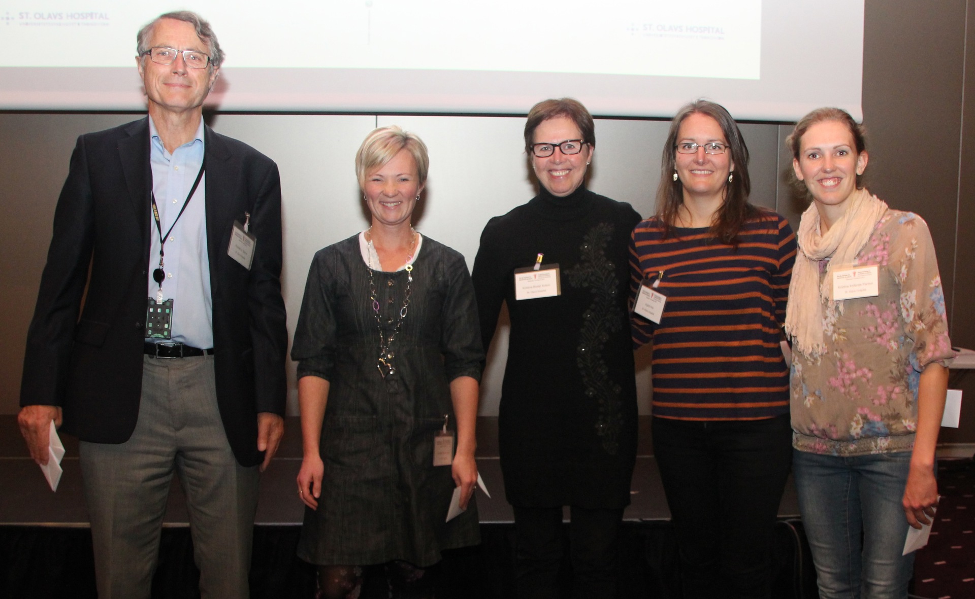 Arrangementskomitéen: Kristian Bjerve (leder), Gunhild Garmo Hov, Kristine Bodal Solem, Ingrid Hov og Kristine Kollerøs Panton (Arne Åsberg og Gustav Mikkelsen var ikke stede da bildet ble tatt). Foto: Helle B. Hager 
