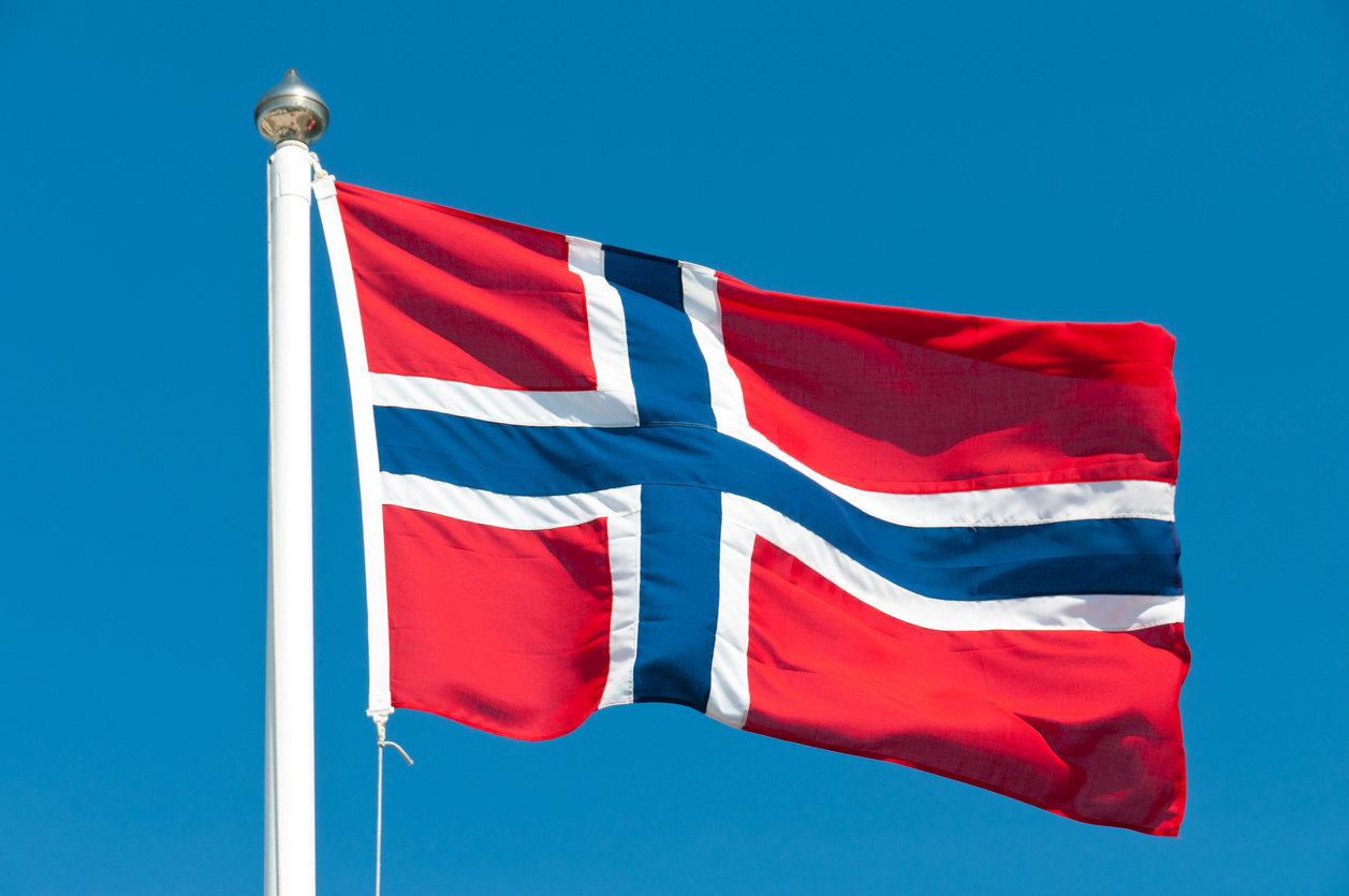 Norsk flagg. Foto: Istockphoto.com/Martin Wahlborg
