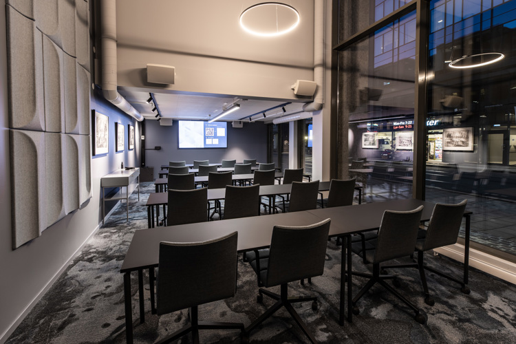 Skoleoppsett på møterom Skjelderup